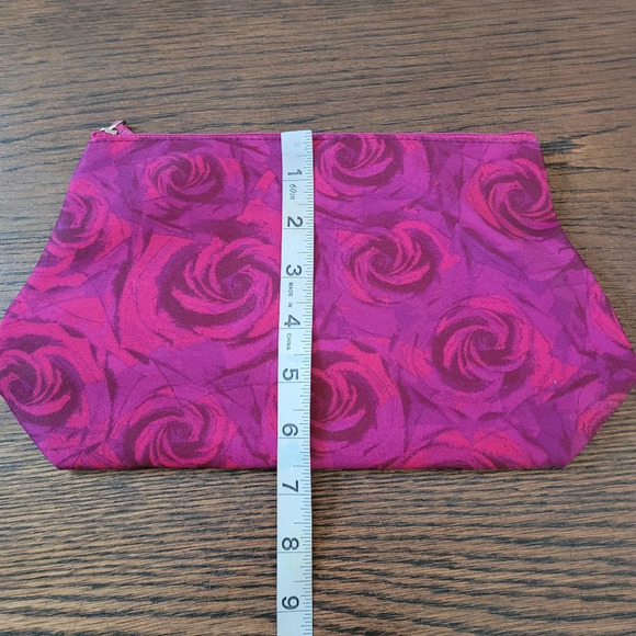 Lancome Magenta and Purple Floral Zippered Cosmetic Bag NEW - Picture 7 of 7